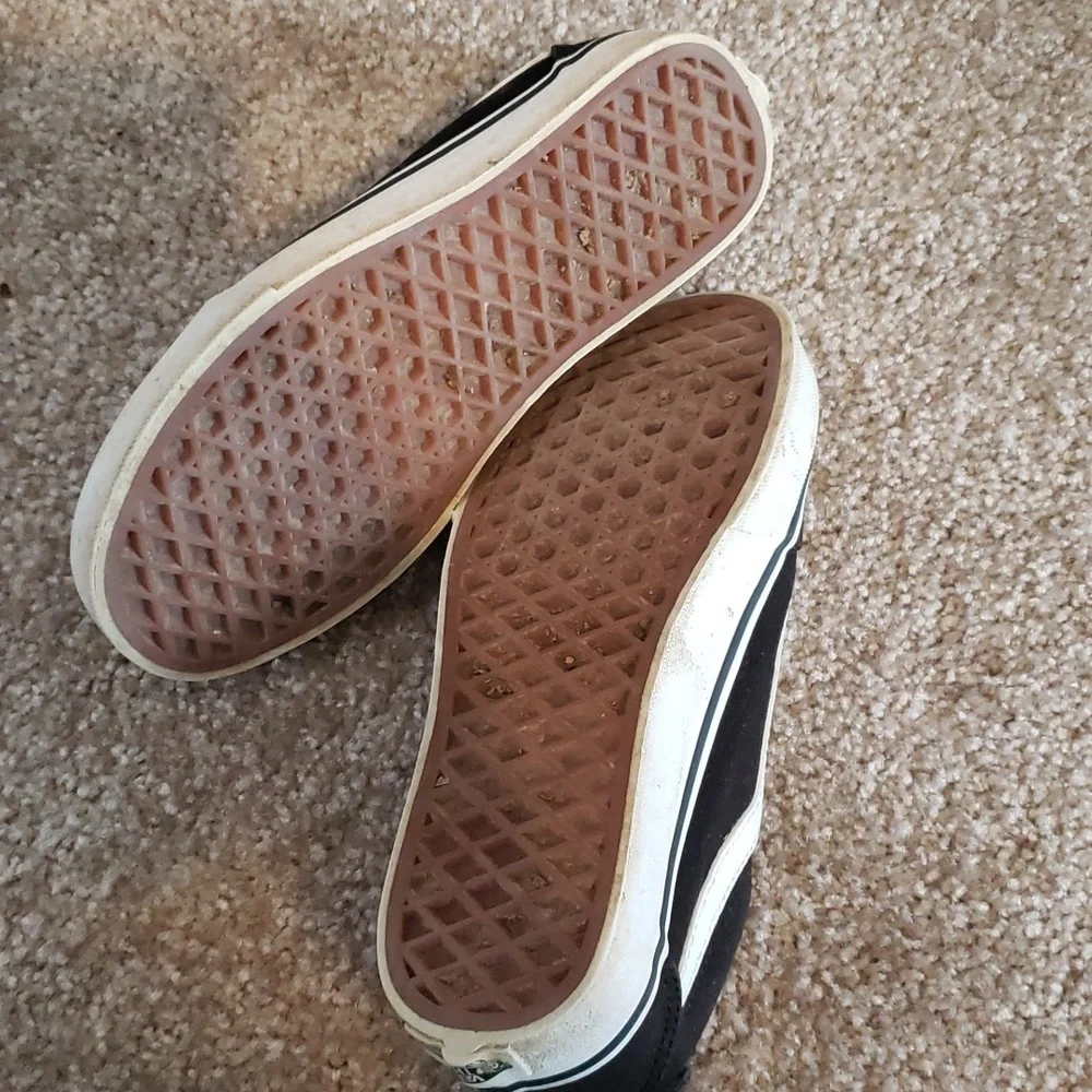 Vans - Picture 2 of 6